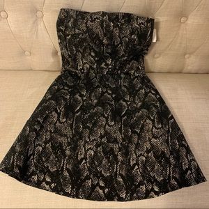 Express size 0 black and gold rattlesnake strapless dress w structured top